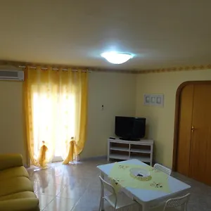 https://baciati-dal-sole-appartamento-in-centro.sicilyhotelsitaly.net