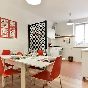  Apartment Red & White Vatican